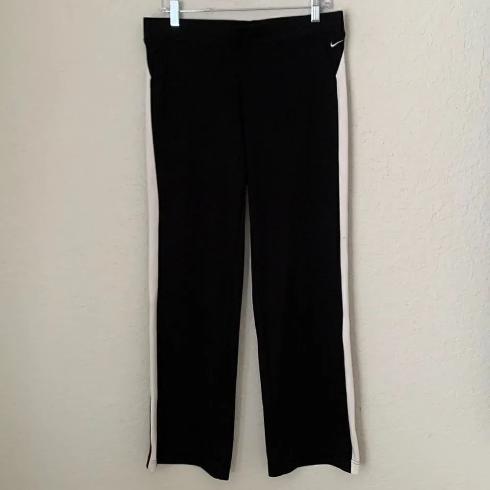 Nike Straight Leg Sport Women’s Pants Size M